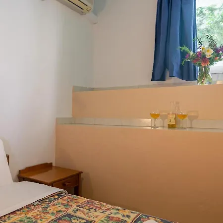 Haris Aparthotel Palaiochora